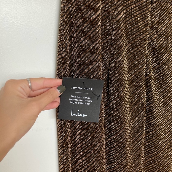 Lulu’s one shoulder dress - Picture 4 of 5